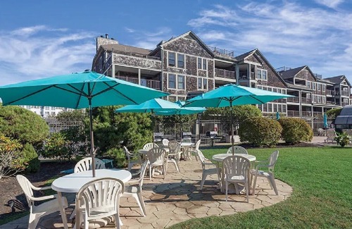 Historic Hill Condo | On the harbor, perfect for mansions, cliff walk, shopping, nightlife, mansions