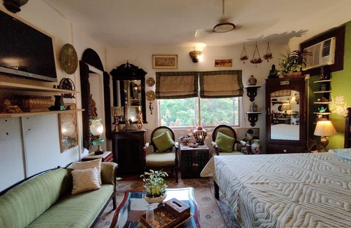 Safdarjung Enclave Bed & Breakfast | On The House