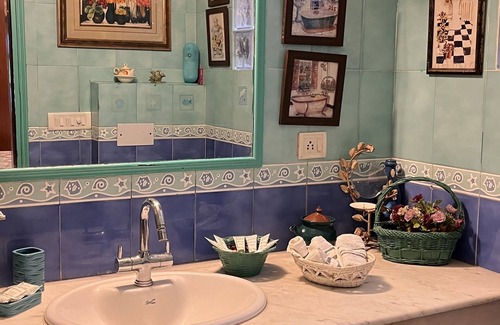Safdarjung Enclave Bed & Breakfast | On The House