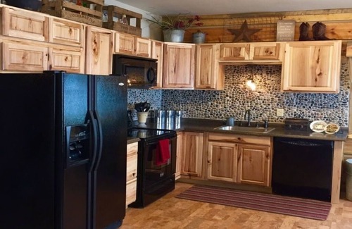 Custer Cabin | On the Mickelson Trail: Log Home Perfect for families