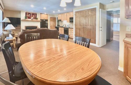 Grand Lake Apartment | On the Rapids - B Unit