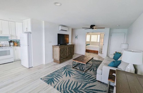 Bolongo Bay Condo | "On the Rocks" Ocean Front 1BR/1BA Amazing Views!