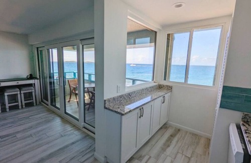 Bolongo Bay Condo | "On the Rocks" Ocean Front 1BR/1BA Amazing Views!
