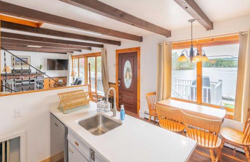 Littleton House | On The Rocks