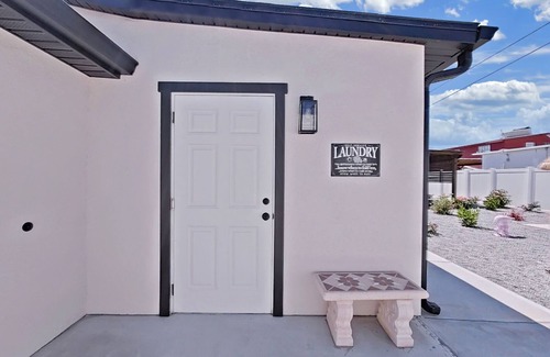 Pinecrest West Park Apartment | On the Rocks