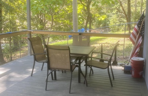 Rockwell House | On the shores of Lake Hamilton