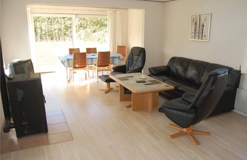 Dannemare House | On the south coast of Lolland is located this cozy cottage in quiet surroundings, which invites you