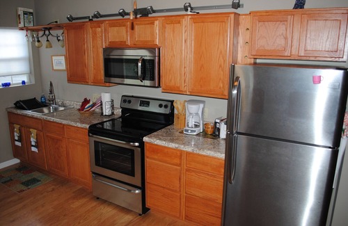Alto Pass House | On the Wine Trail - Minutes to Giant City, Shawnee Forest, SIU - Amazing Shower