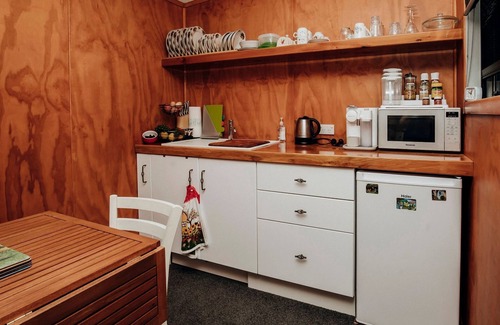 Onaero Cottage | Onaero s Quaint Little Cottages