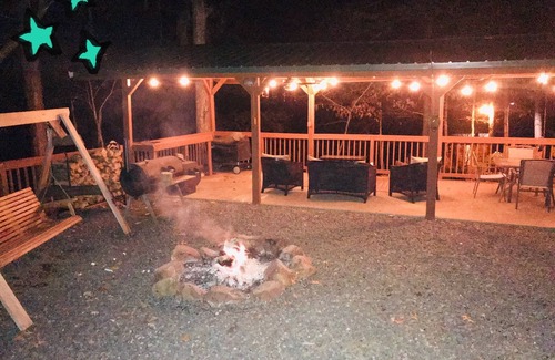 Negreet House | Once a Part of the Beloved Shady Oak Lodge - Cabin 1 - 4 beds w/Boat Ramp