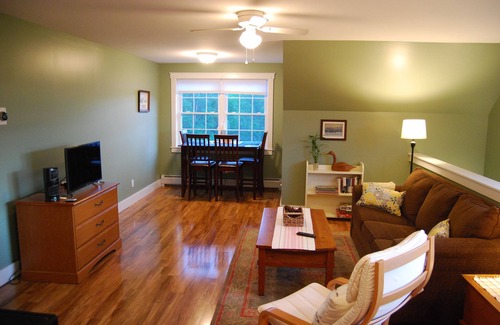 Waterbury Center Apartment | One Bedroom Apartment: Minutes to Stowe and Waterbury