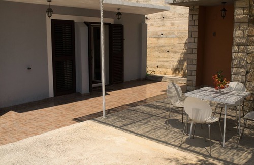 Lokva Rogoznica Apartment | One bedroom apartment with terrace and sea view Lokva Rogoznica, Omiš (A-6005-b)
