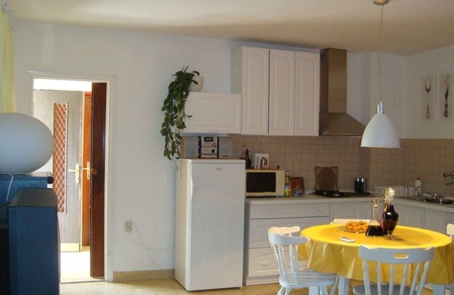 Prvic Luka Apartment | One bedroom apartment with terrace and sea view Prvić Luka, Prvić (A-21276-a)
