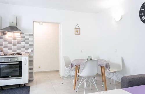 Podstrana Apartment | One bedroom apartment with terrace Podstrana, Split (A-17586-b)