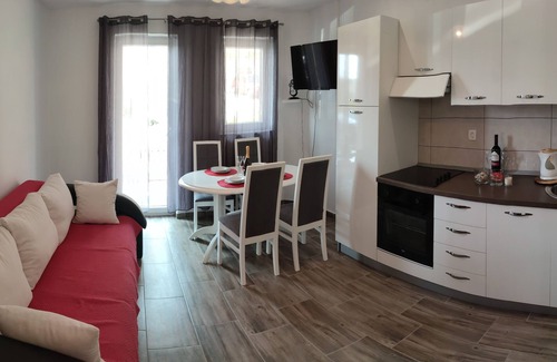 Podstrana Apartment | One bedroom apartment with air-conditioning Stobreč, Split (A-20510-c)