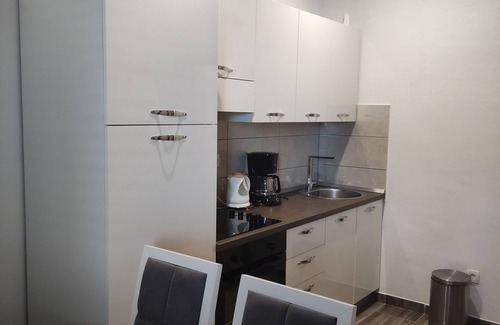 Podstrana Apartment | One bedroom apartment with air-conditioning Stobreč, Split (A-20510-c)