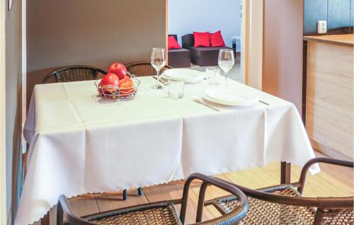 Somonino Apartment | One-Bedroom Apartment In Borcz