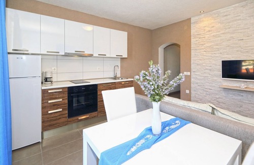 Hvar Apartment | One bedroom apartment near beach Cove Zastupac, Hvar (A-8761-e)