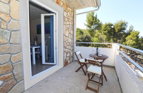 Hvar Apartment | One bedroom apartment near beach Cove Zastupac, Hvar (A-8761-e)
