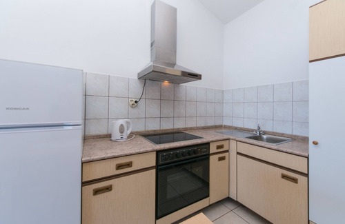 Brist Apartment | One bedroom apartment near beach Brist, Makarska (A-15465-a)