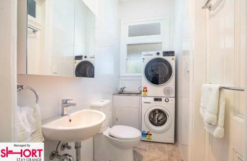 Orange Apartment | One Bedroom Apartment on Summer/No.2 near CBD