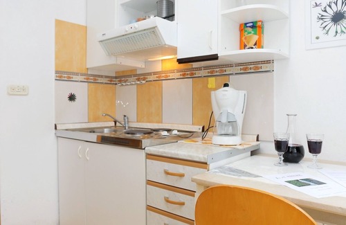 Postira Apartment | One bedroom apartment with terrace and sea view Postira, Brač (A-2913-b)