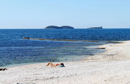 Borik Apartment | One bedroom apartment with balcony and sea view Rovinj (A-19730-a)