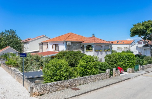 Mirce Apartment | One bedroom apartment with terrace Mirca, Brač (A-729-a)