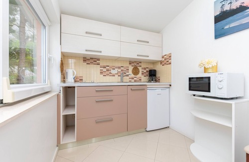 Omis Apartment | One bedroom apartment with terrace and sea view Omiš (A-20787-e)