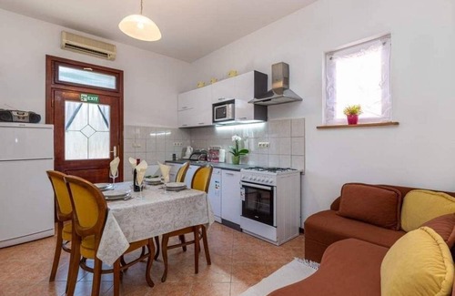 Selce Apartment | One bedroom apartment with terrace Selce, Crikvenica (A-5477-b)