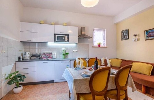 Selce Apartment | One bedroom apartment with terrace Selce, Crikvenica (A-5477-b)