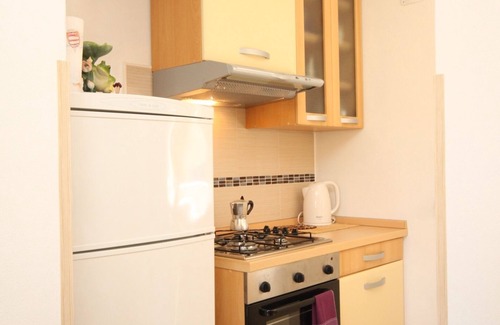 Valun Apartment | One bedroom apartment with balcony and sea view Valun, Cres (A-8086-b)