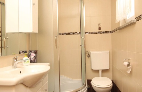Valun Apartment | One bedroom apartment with balcony and sea view Valun, Cres (A-8086-b)