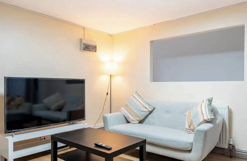 Bordesley Apartment | One Bedroom Apt Near Bullring center & station