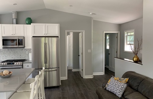 Allmendinger Heights House | One Bedroom Carriage House Near U of M Campus and Athletic Facilities