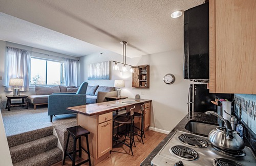 Sunday River Area Condo | One Bedroom Cascades A-15, total interior designed renovation sleeping 6