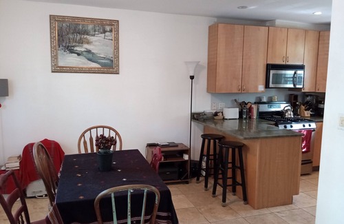 Glover Park Apartment | One bedroom w/bath, Close to Georgetown and Amer. U. Safe area w/nightlife.