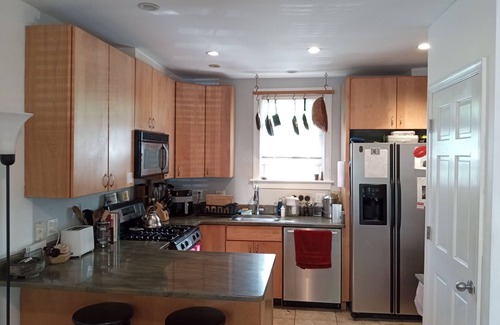 Glover Park Apartment | One bedroom w/bath, Close to Georgetown and Amer. U. Safe area w/nightlife.