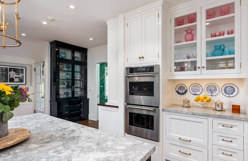 South Arroyo House | One block from the Rose Parade. Beautiful designer home.