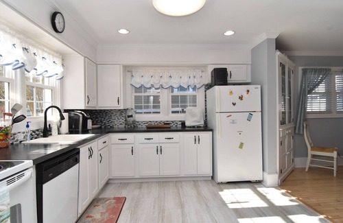 Rehoboth by the Sea House | ONE BLOCK TO BEACH-REHOBOTH BY THE SEA-PET FRIENDLY-BOOK NOW FOR 10% DISCOUNT!