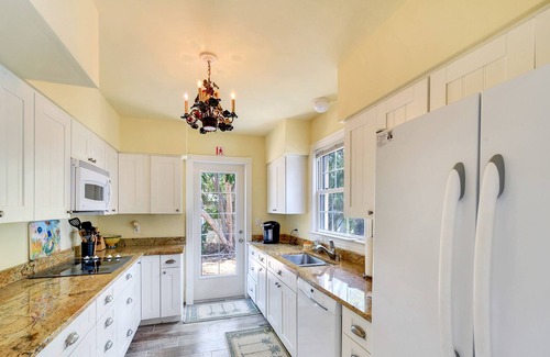Old Naples Cottage | One Block to the Beach