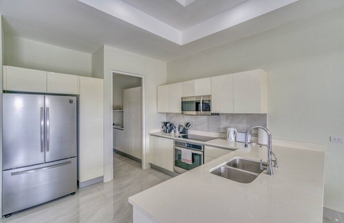 Coco House | One Floor Living - Gated Community - Pool & BBQ
