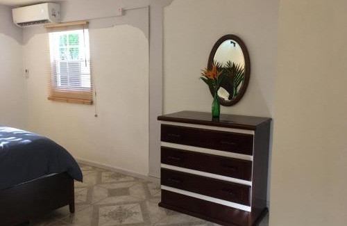 Piaye Apartment | One Hamilton Place - Emerald