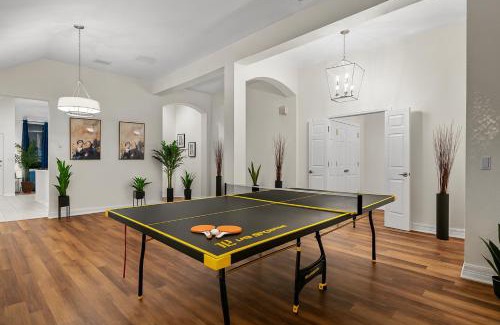Frisco House | One-level, Fenced Yard, Kitchen, Game Room, Pkng