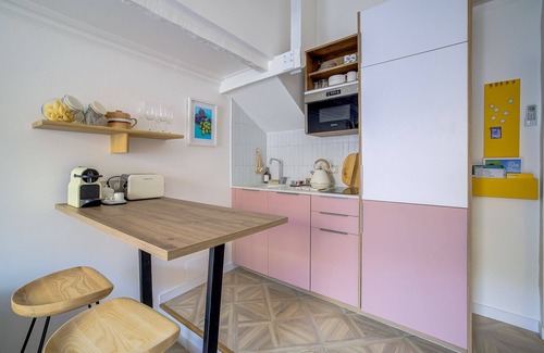 Jean-Medecin Apartment | One minute from Place Masséna, fully equipped STUDIO with balcony