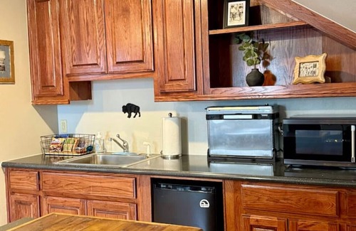 Argyle Apartment | One Night Minimum Allowed! Close to I-35W