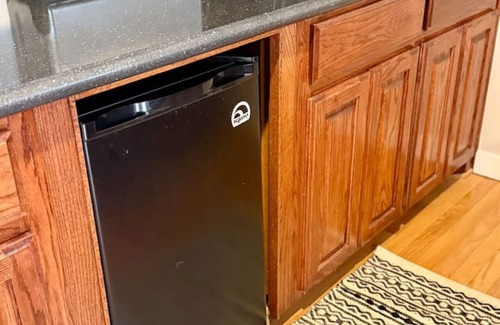 Argyle Apartment | One Night Minimum Allowed! Close to I-35W