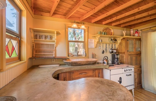 Spicewood Bed & Breakfast | One-of-a-Kind Lakefront Escape: Massage, Winery, Kayaks, SUPs, Krause Springs!