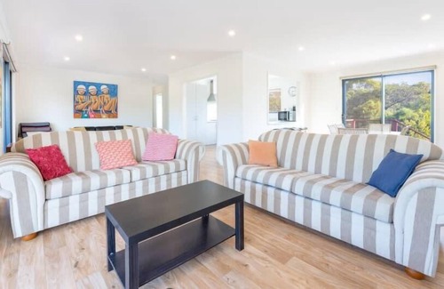 Pelican Lagoon House | One One Two Kangaroo Island Family Beach Shack