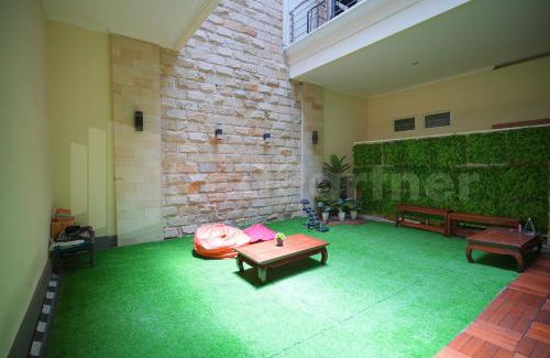 Dinoyo House | One & Quin Guest House Syariah Mitra RedDoorz